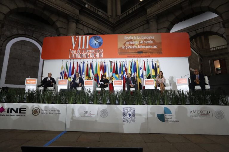 Sesión VI Elecciones y medios de comunicación: su papel en el desarrollo democrático.