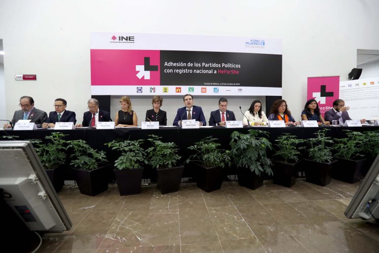 Firma de Adhesión de Partidos Políticos Nacionales  a la Campaña HeForShe.