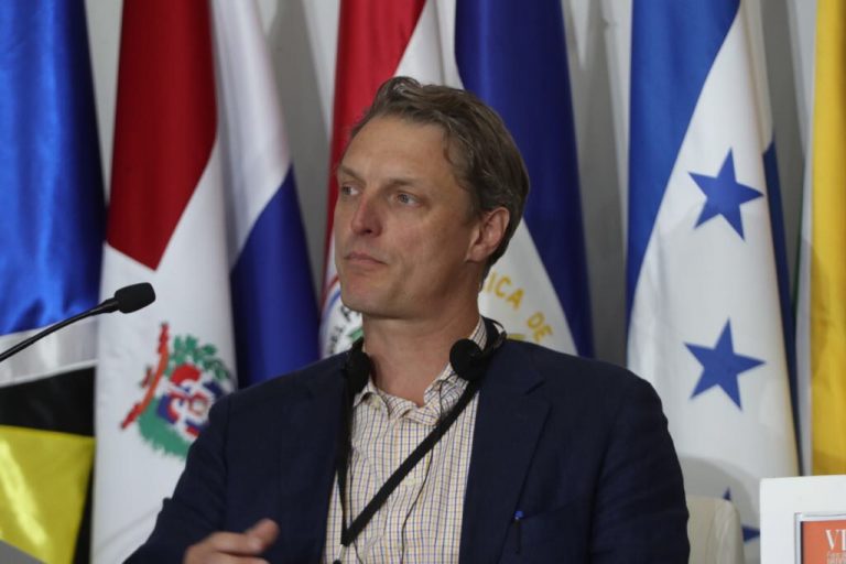 Julian Mulvey Consultor Internacional de Medios.