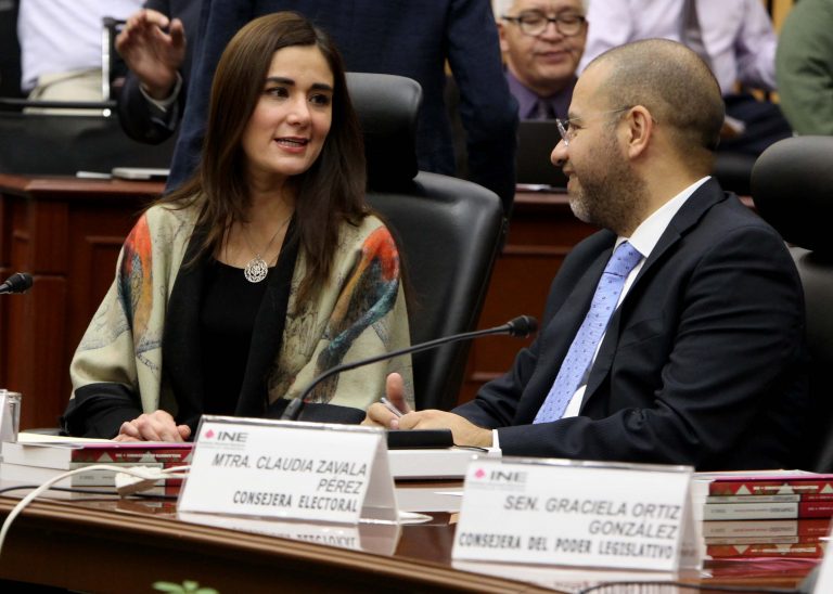 Dania Ravel Cuevas y Roberto Ruíz Saldaña Consejera y Consejero Electorales.