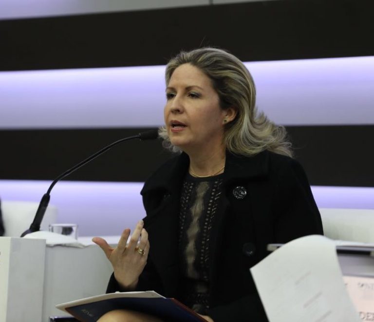 Carolina Calderón Guillot, Directora Ejecutiva de la Fundación Cívica Social Pro Cartagena (FUNCICAR) y miembro fundadora de la Comisión de Debates Políticos de Bolívar (CPPB) (Colombia).