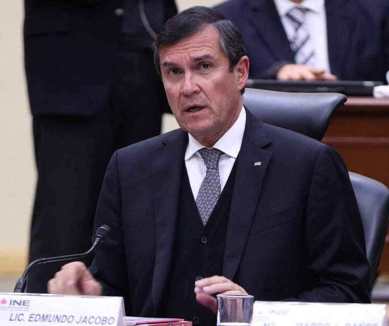 Secretario Ejecutivo Edmundo Jacobo Molina