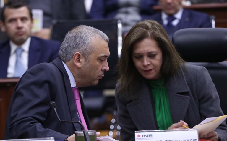 Benito Nacif Hernández y Adriana Favela Herrera, Consejera y Consejero Electorales.