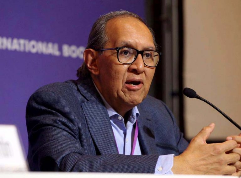 Raúl Trejo Delarbre, Académico.