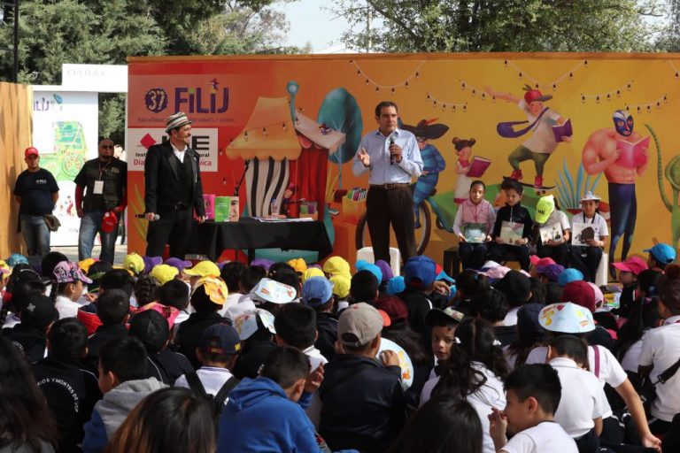 Lorenzo Córdova Vianello, Consejero Presidente del INE en la 37 Feria Internacional el Libro Infantil y Juvenil (FILIJ).
