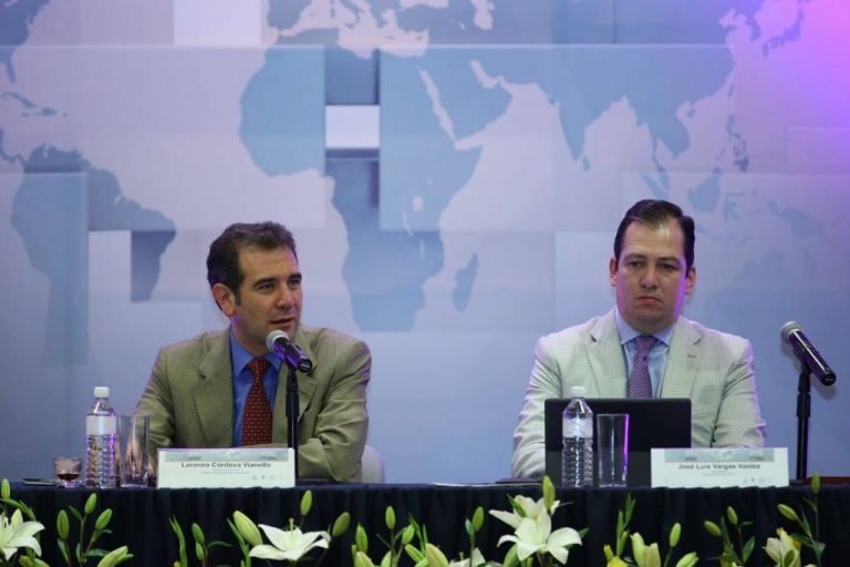 Consejero Presidemte del INE Lorenzo Córdova Vianello  y José Luis Vargas Valdés