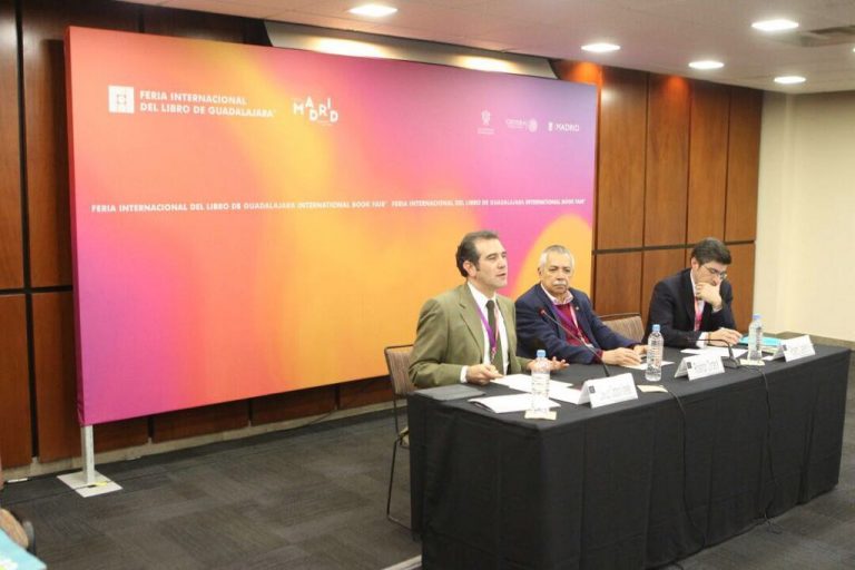 Lorenzo Córdova Vianello Consejero Presidente del INE, Rolando Cordera Campos  Facultad de Economía de la UNAM y Roberto Castellanos Cereceda UNAM.