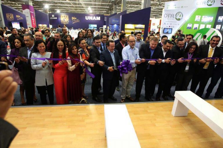 Inauguración del Stand del Instituto Nacional Electoral en la 31 Feria Internacional del Libro en Guadalajara, Jalisco