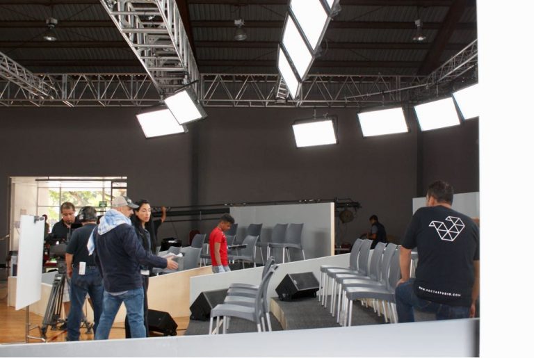 Preparativos en la Universidad Autónoma de Baja California para el 
Segundo Debate Presidencial.