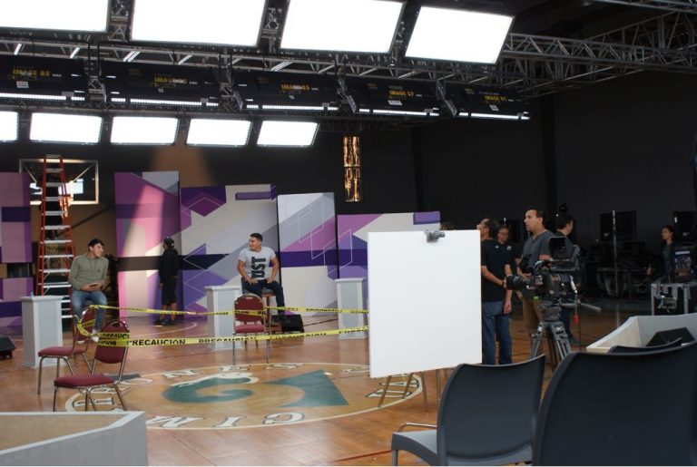 Preparativos en la Universidad Autónoma de Baja California para el 
Segundo Debate Presidencial.