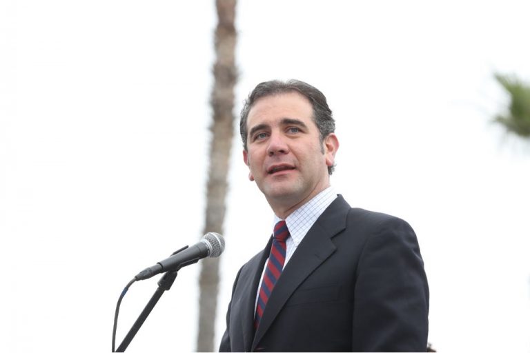 Sorteo orden de moderadores.