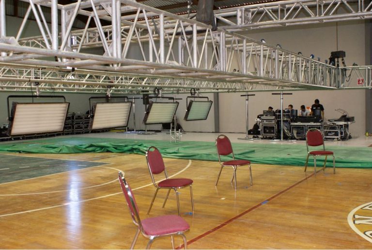 Preparativos en la Universidad Autónoma de Baja California para el 
Segundo Debate Presidencial.