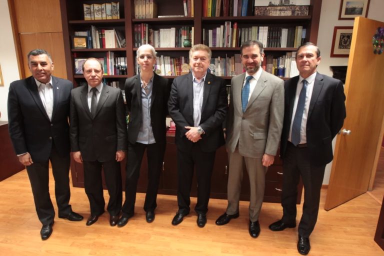 (De izq. a der.) Francisco Rueda Gómez, Secretario General de Gobierno de Baja California, Marco Antonio Baños Martínez Consejero Electoral, Pamela San Martín Ríos y Valles Consejera Electoral, Francisco Vega de La Madrid Gobernador de Baja California, Lorenzo Córdova Vianello,  Consejero Presidente del INE y Edmundo Jacobo Molina Secretario Ejecutivo del INE.