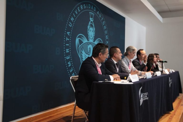 Presentación del Complejo Cultural de la Benemérita Universidad Autónoma de Puebla como sede del Debate.