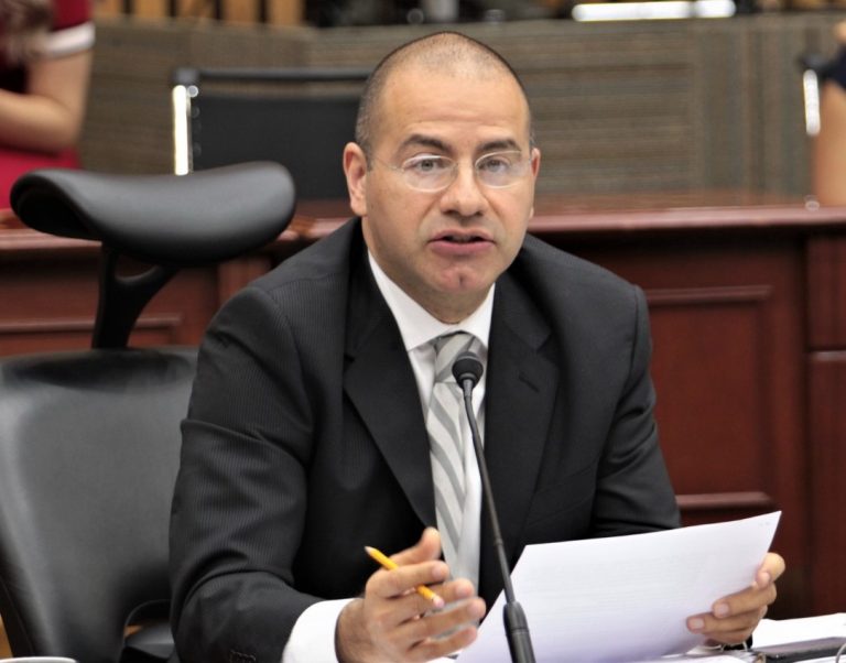 Roberto Ruíz Saldaña, Consejero Electoral.