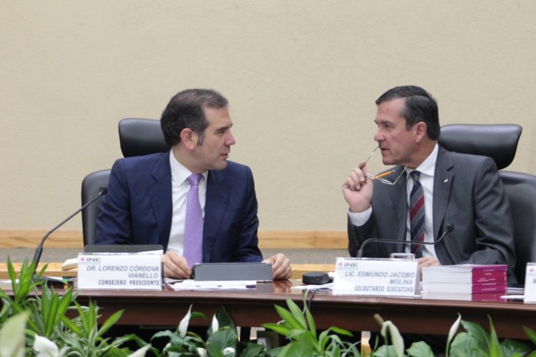 Lorenzo Córdova Vianello, Consejero Presidente del INE y Edmundo Jacobo Molina, Secretario Ejecutivo.
