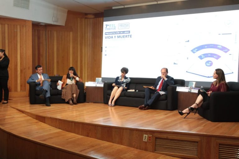 Presentación del Libro "Vida y Muerte de la Democracia de John Keane.