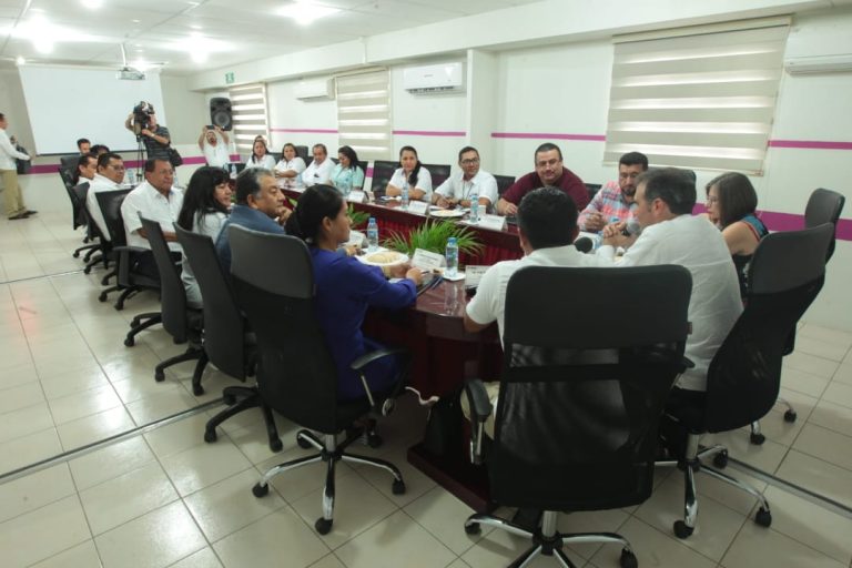 Reunión con integrantes de la Junta Local de Tabasco.