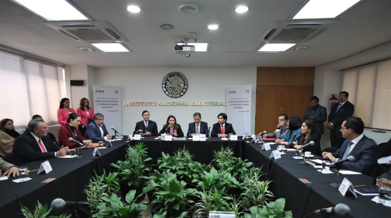 Firma de convenio INE-PRI para el uso de la aplicación móvil para la afiliación de militantes