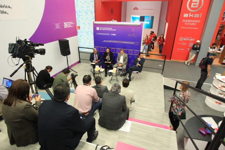 Presentación del Cuaderno de Divulgación de la Cultura Democrática “La profesionalización de la función electoral” .