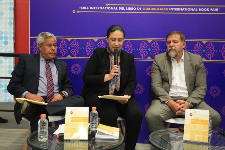 Presentación del Cuaderno de Divulgación de la Cultura Democrática “La profesionalización de la función electoral” .