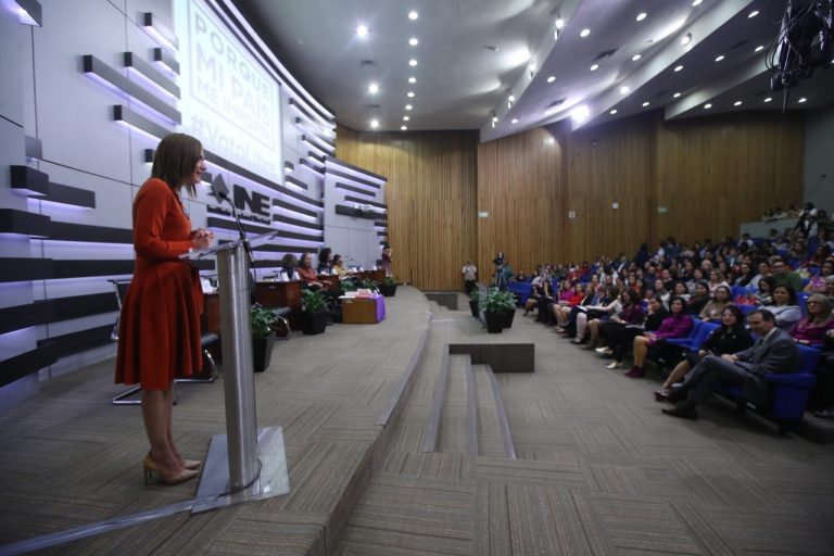 Conversatorio con la Dra. Marcela Lagarde y de los Ríos "La violencia feminicida y el feminicidio".