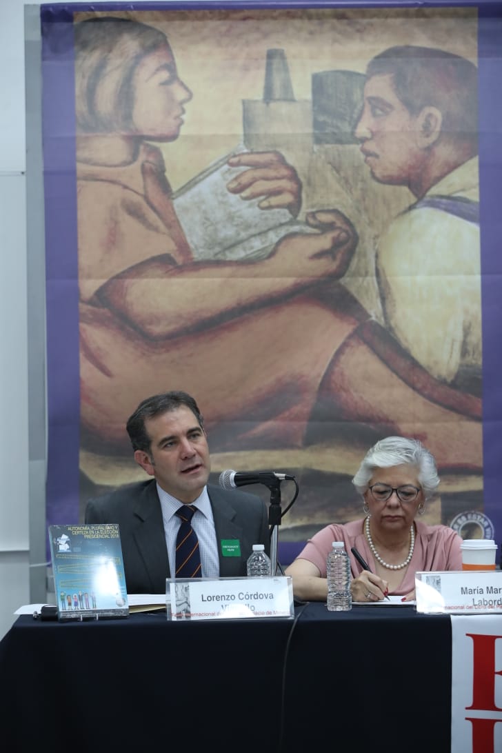 Lorenzo Córdova Vianello, Consejero Presidente del INE y María Marván Laborde, Investigadora del IIJ de la UNAM.