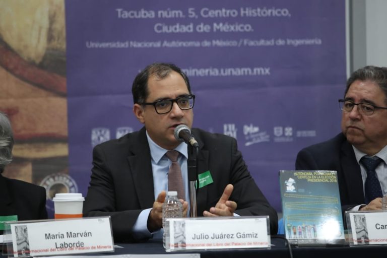 Julio Juárez Gámiz, Autor y Carlos Hernández Alcántara Coordinador del libro “Autonomía pluralismo y certeza en la Elección Presidencial 2018”.
