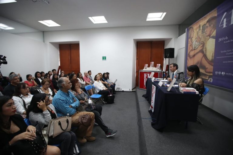Presentación del libro “La democracia en América” en el marco de la 41 Feria Internacional del Libro.
