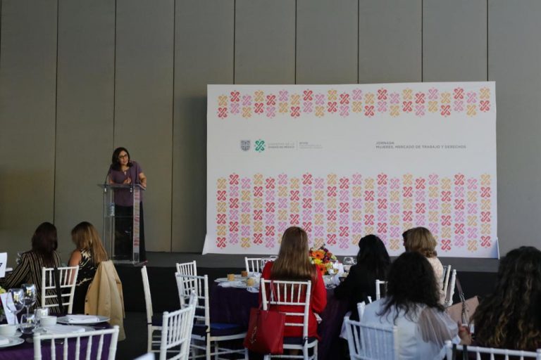 Claudia Zavala Pérez, Consejera Electoral en la “Jornada Mujeres, mercado de trabajo y derechos”.