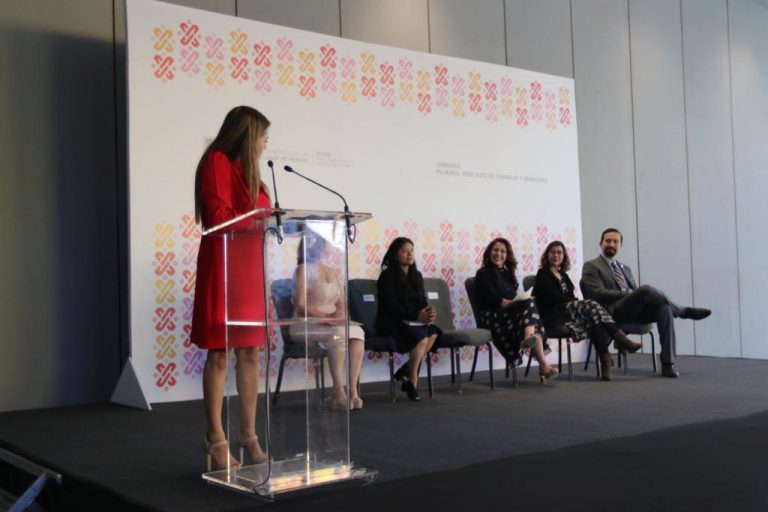 Claudia Zavala Pérez, Consejera Electoral en la “Jornada Mujeres, mercado de trabajo y derechos”.
