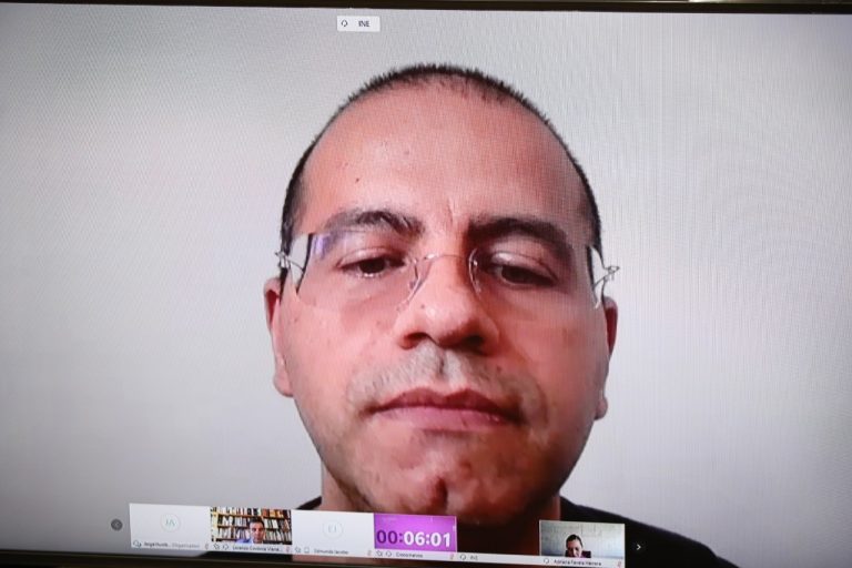 Consejero  Electoral Roberto Ruíz