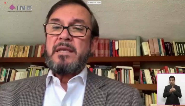 Edmundo Jacobo Molina, Secretario Ejecutivo.