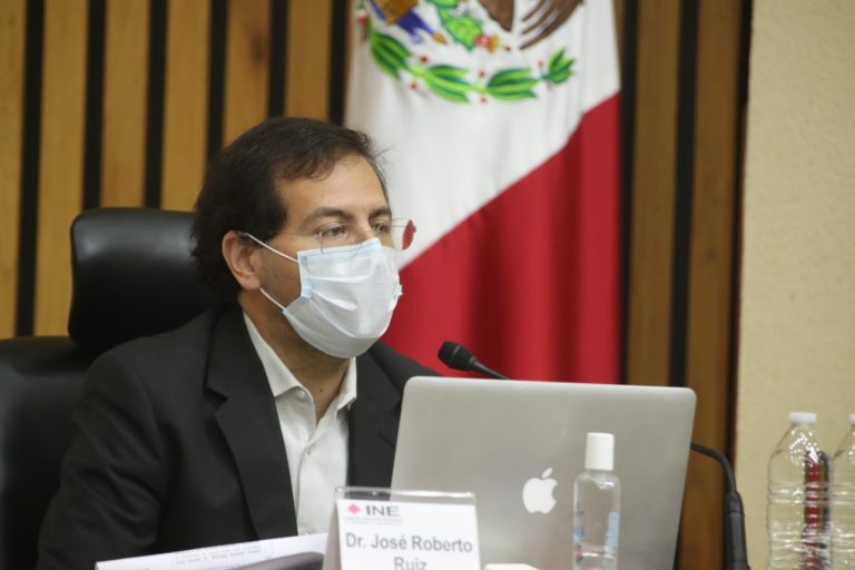 Roberto Ruiz Saldaña, Consejero Electoral.