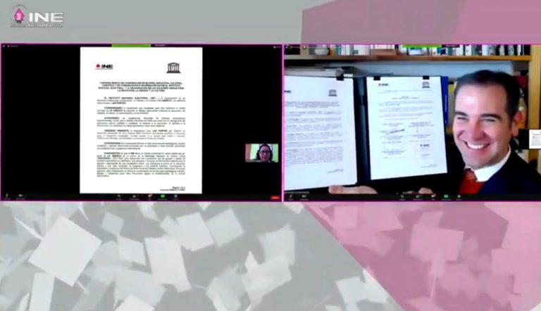 Firma de Convenio Marco INE-UNESCO, transmitida por la plataforma virtual del INE.