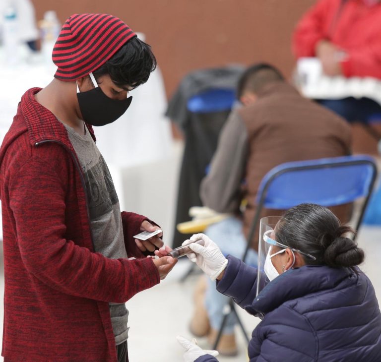 Con todas las medidas sanitarias se llevan a cabo las votaciones en los estado de Hidalgo y Coahuila.