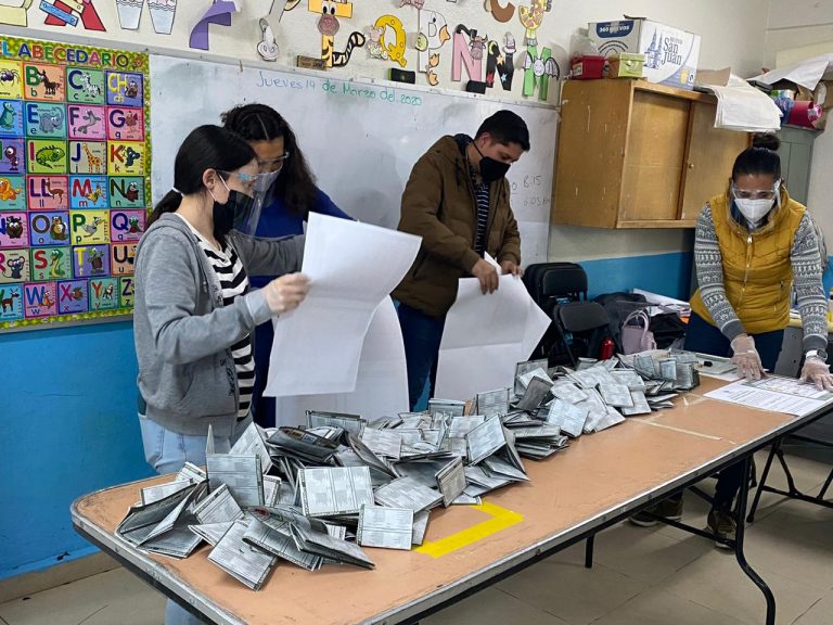Conteo de votos casilla electoral en el Estado de Hidalgo.