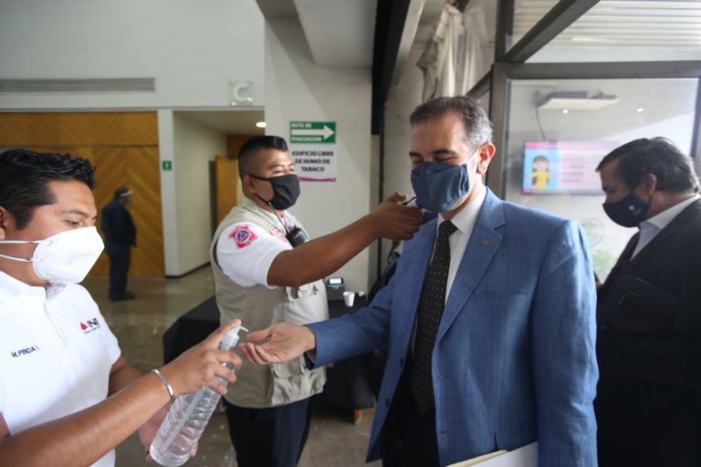 Se instaló filtro sanitario para todo el personal que trabaja en las Oficinas Centrales del Instituto.