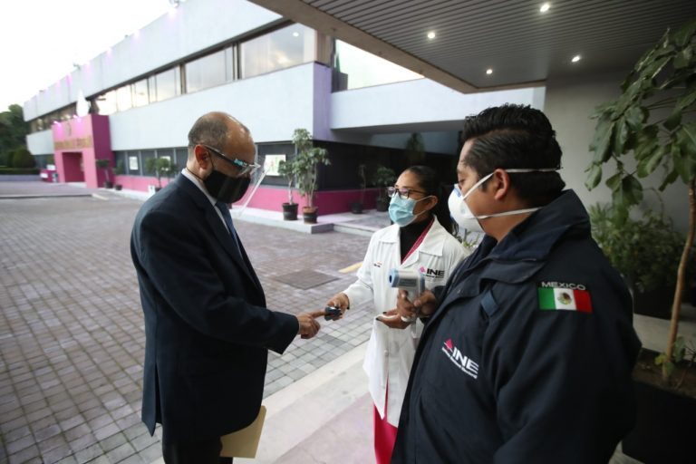 Se instaló filtro sanitario para todo el personal que trabaja en las Oficinas Centrales del Instituto.