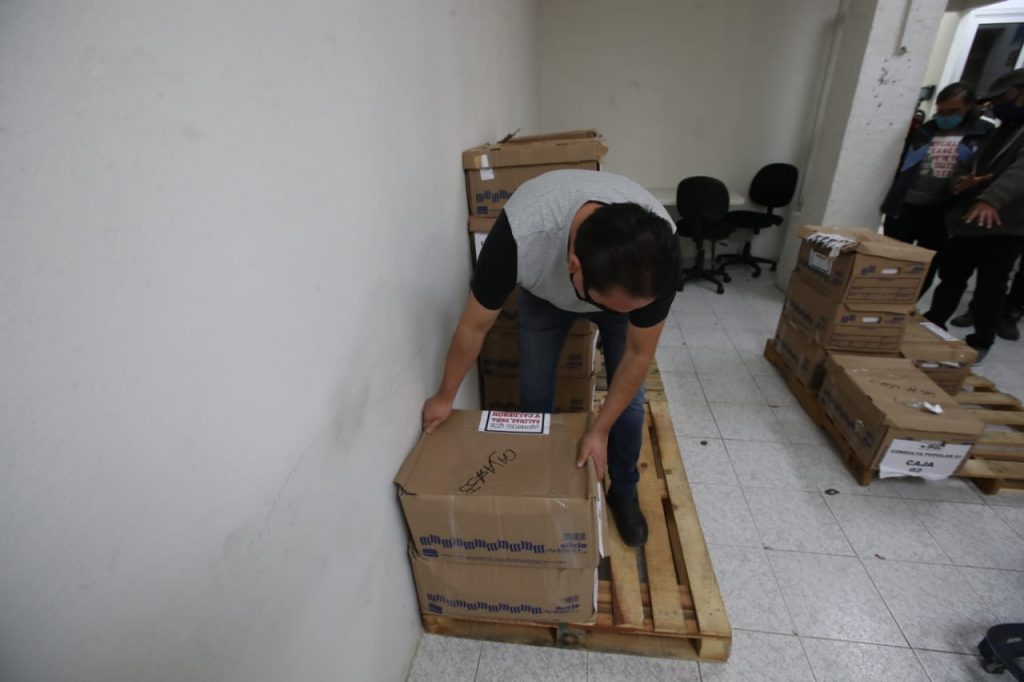 Resguardo de cajas recibidas por parte del Senado con las firmas para Consulta Ciudadana.
