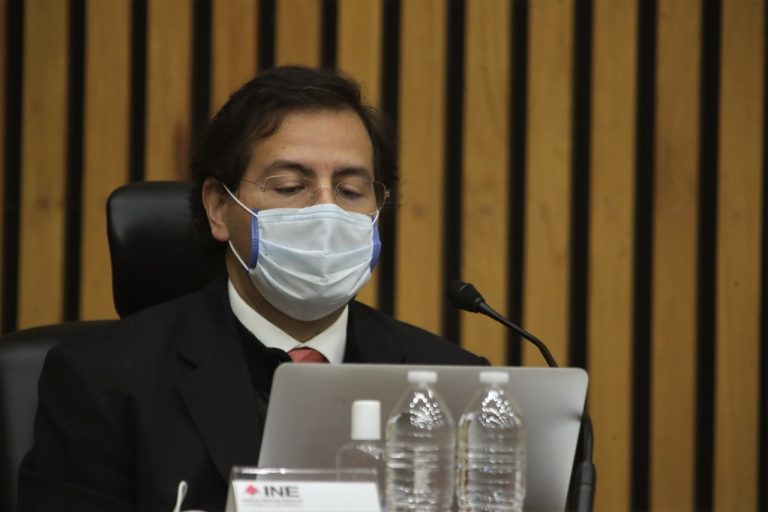 Roberto Ruíz Saldaña, Consejero Electoral.