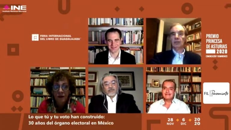 Mesa de Diálogo  “Lo que tú y tu voto han construido: 30 años del órgano electoral de México” en el Marco de la Feria Internacional del Libro de Guadalajara.