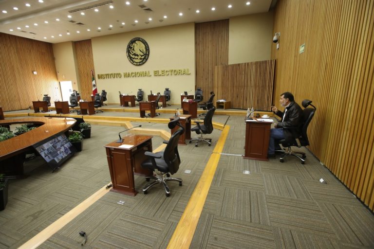 Participación Gerardo Fernández Noroña Consejero suplente del Poder Legislativo del PT en la  Sesión Ordinaria del Consejo General.