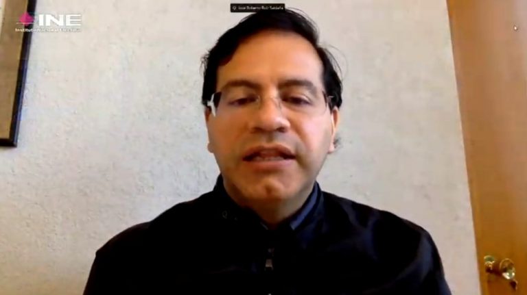 Roberto Ruíz Saldaña, Consejero Electoral y Presidente de la Comisión de Capacitación y Organización Electoral del INE.
