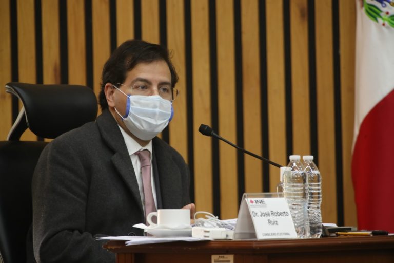 Roberto Ruiz Saldaña, Consejero Electoral.