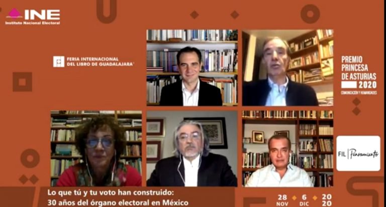 Mesa de Diálogo  “Lo que tú y tu voto han construido: 30 años del órgano electoral de México” en el Marco de la Feria Internacional del Libro de Guadalajara.