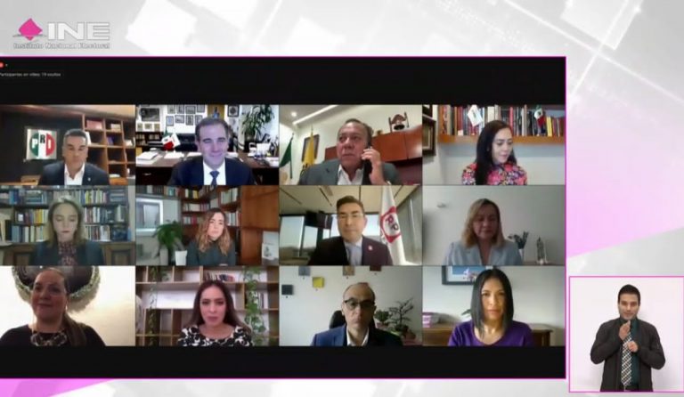 Firma del Manifiesto Nacional de los Partidos Políticos por una Democracia Partidaria y Libre de Violencia de Género en el Marco del Evento de Conmemoración 30 aniversario IFE-INE 1990-2020.