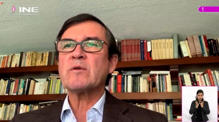 Edmundo Jacobo Molina, Secretario Ejecutivo.