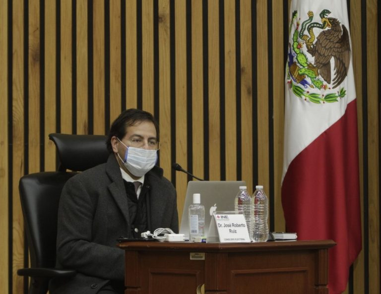 Roberto Ruíz Saldaña, Consejero Electoral.