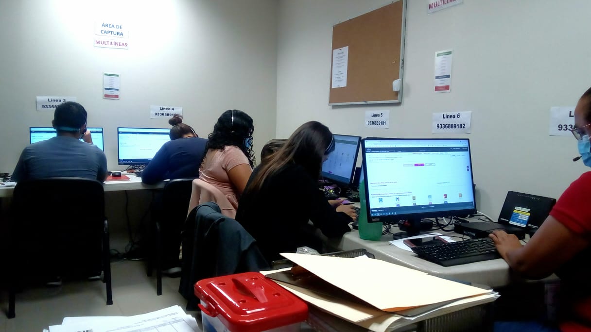 Personal del INE en el monitoreo del simulacro del Sistema de Información de la Jornada Electoral